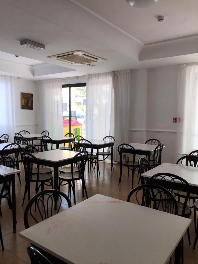 Hotel Criss Rimini Dış mekan fotoğraf